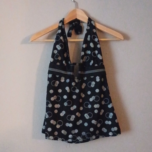 Black top - Picture 1 of 3